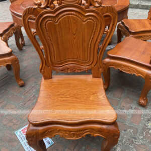 Louis hoàng gia có mâm xoay