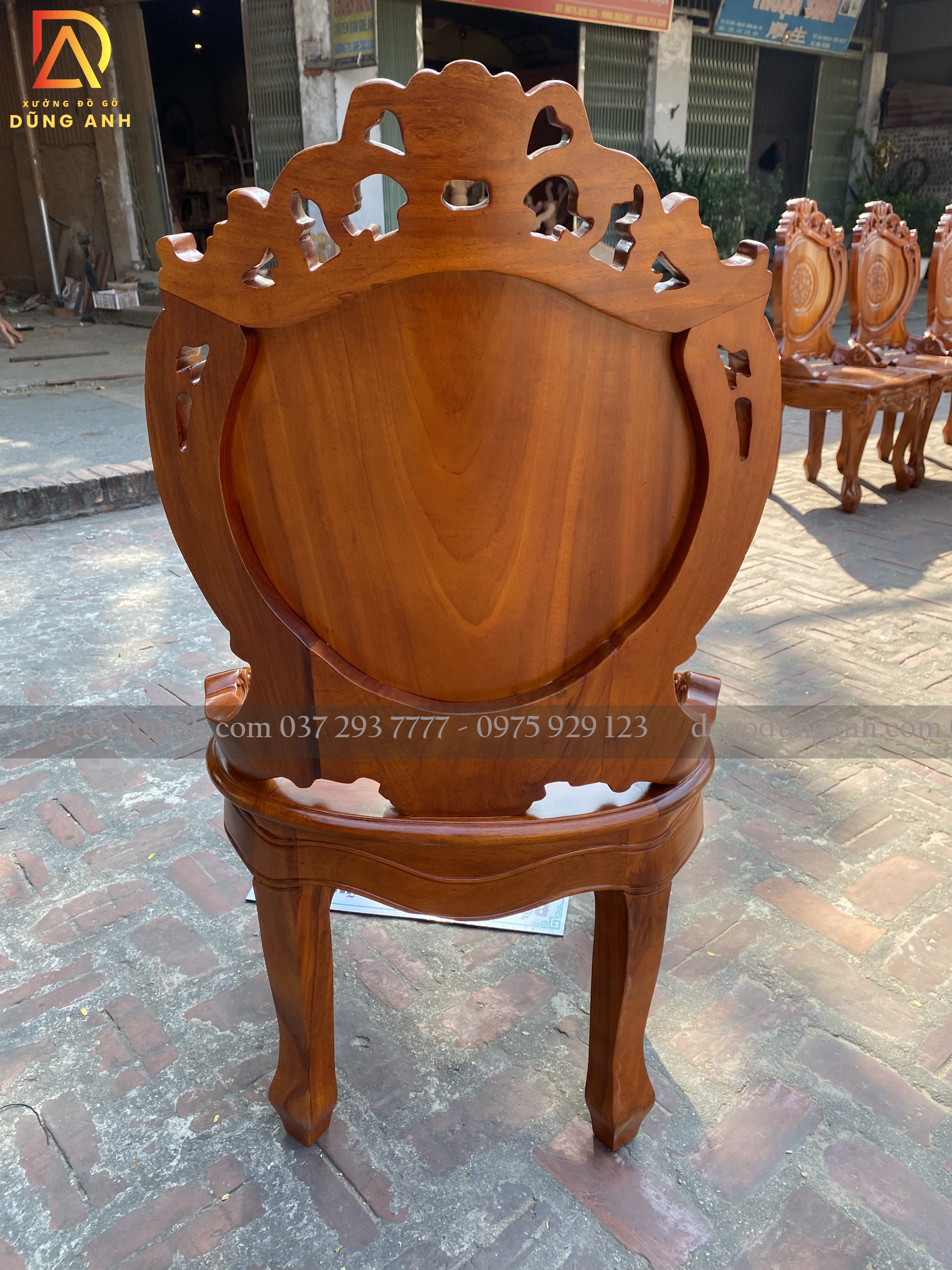 Louis hoàng gia có tai