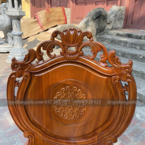 Louis hoàng gia có tai