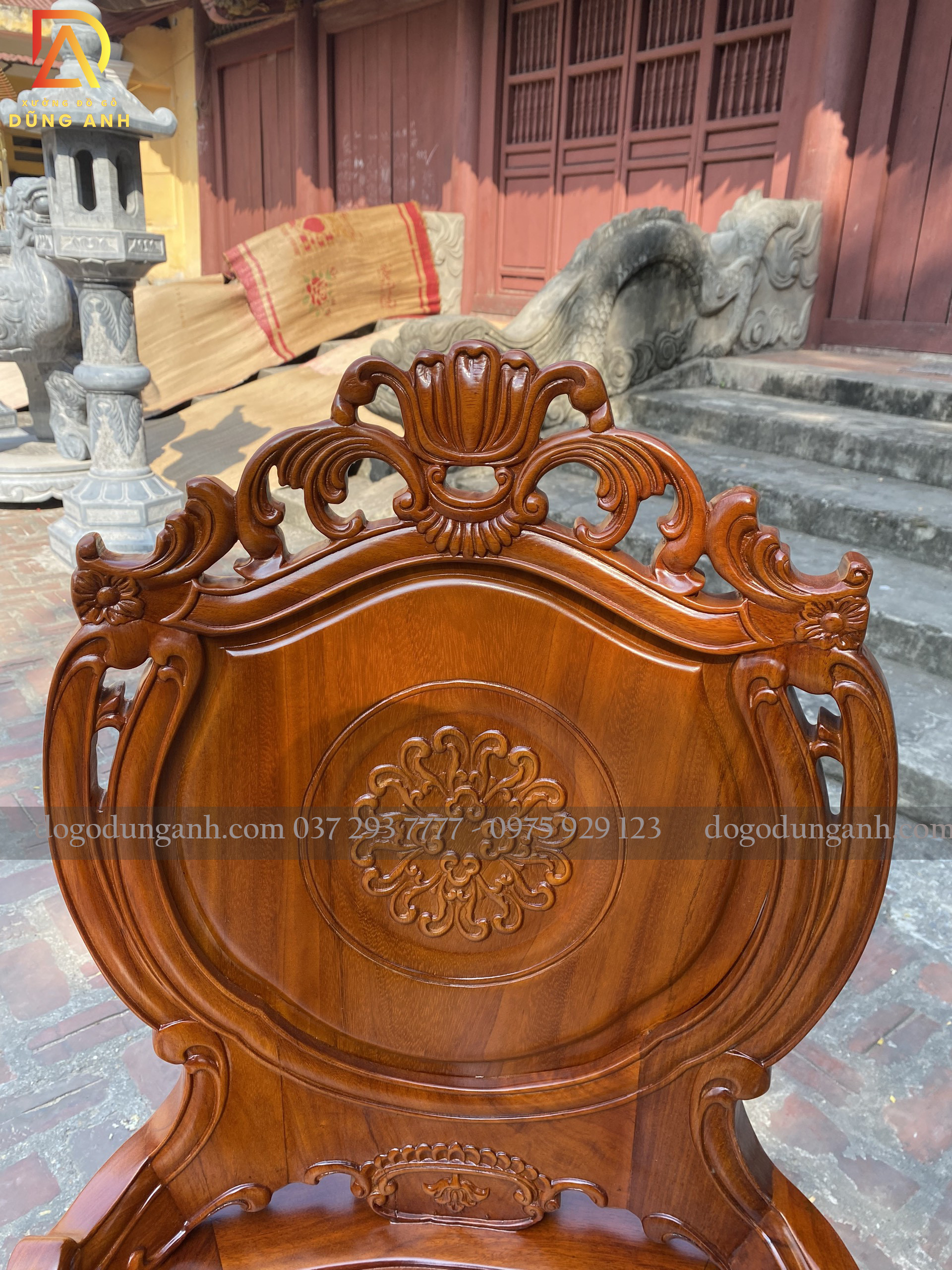 Louis hoàng gia có tai