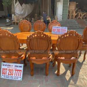 Louis hoàng gia có tai