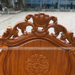 Louis hoàng gia có tai