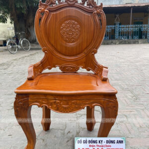 Louis hoàng gia có tai