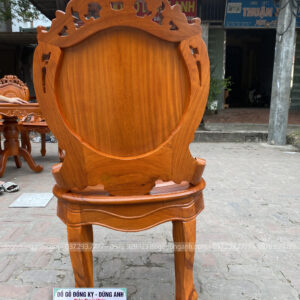 Louis hoàng gia có tai