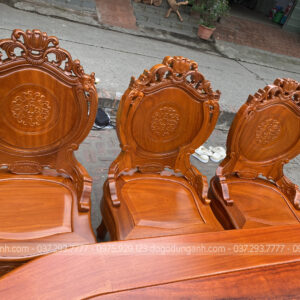 Louis hoàng gia có tai