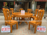 Bộ bàn ghế Triệu Thọ của anh Chiến gồm 8 ghế và 1 bàn tròn