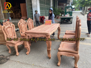 Bộ sản phẩm gồm 6 ghế louis hoa hồng và 1 bàn củ lạc