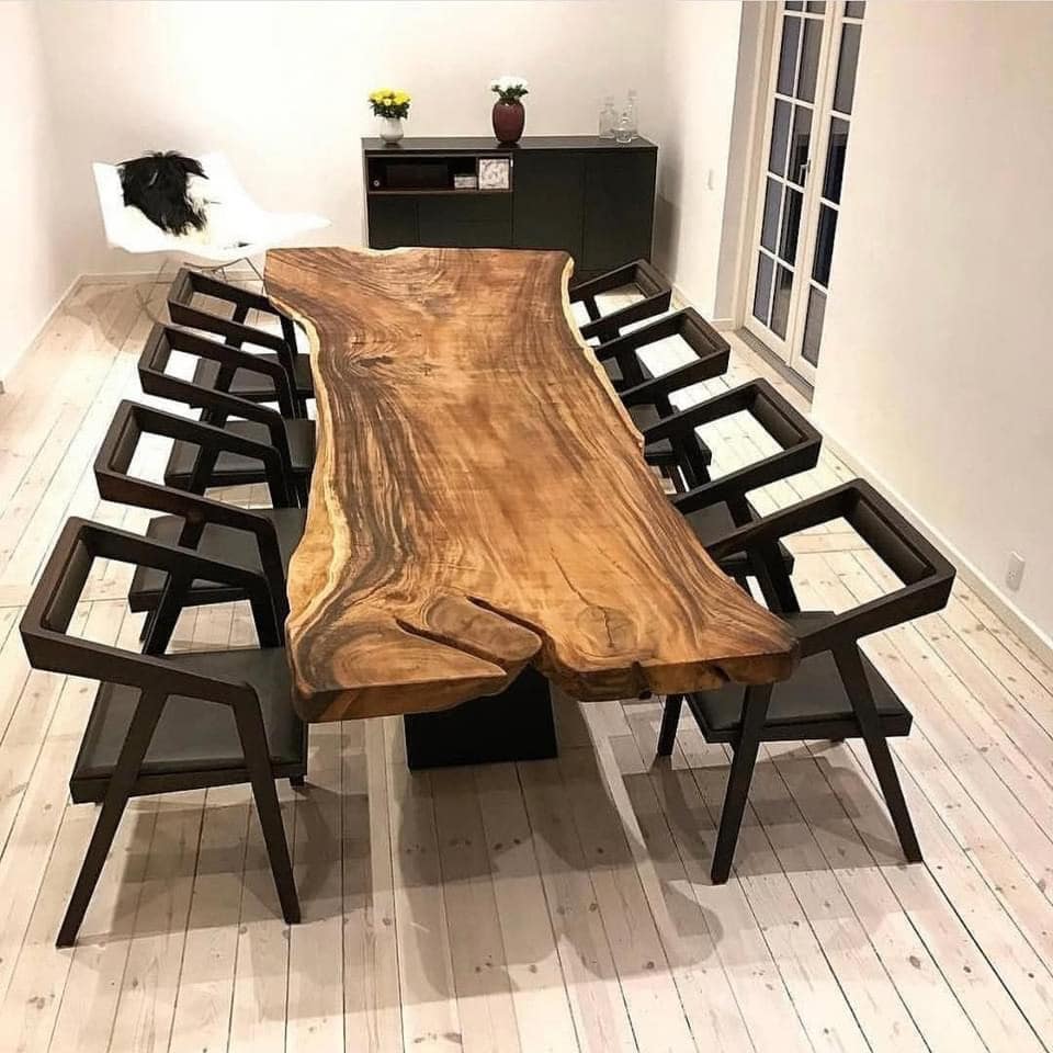 Bàn ghế gỗ nguyên khối giá bao nhiêu?