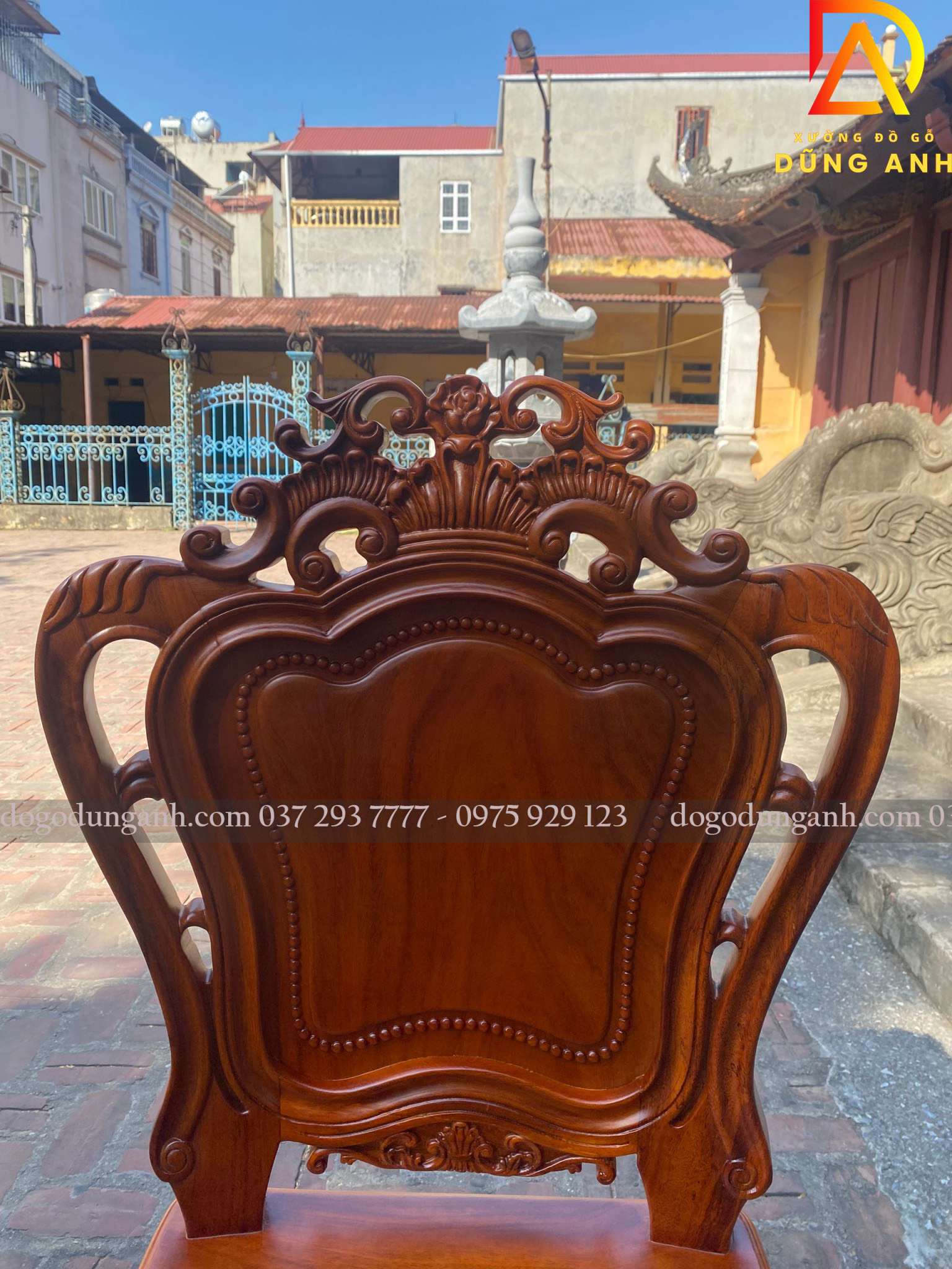 Bàn ghế từ gỗ hương đá nguyên khối