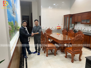 Bàn giao bộ sản phẩm Louis Hoàng Gia chất liệu 100% gỗ hương đá cho anh Xiêm ở Bắc Ninh