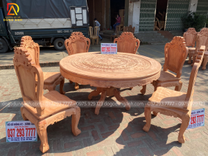 Bộ sản phẩm Bàn Tròn Trống Đồng kết hợp 6 ghế louis đục 1 mặt hàng mộc thô vô cùng đẳng cấp!