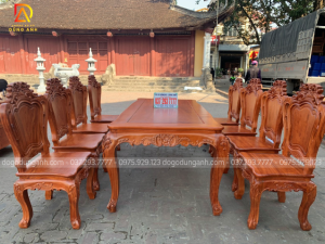 Bộ bàn ăn louis hoàng gia 8 ghế kết hợp với bàn củ lạc siêu đỉnh của anh Linh.