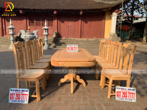 Nguyên mộc bộ bàn ăn 8 ghế mẫu cây đàn được anh Thắng (Thái Bình) về kí nháy trước khi hoàn thiện.