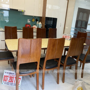 Mẫu bàn ăn rất phù hợp với không gian hiện đại.