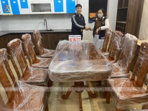 Em Dũng và chị khách hàng