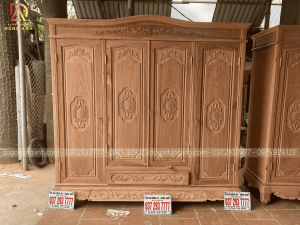 Tủ quần áo 3 buồng 4 cánh gỗ hương đá hàng mộc thô cực kì sắc nét.