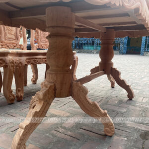 Bên dưới có 2 chiếc chân trụ 18cm tiện tròn thủ công bằng tay, bản dày 5cm và bản rộng là 12cm