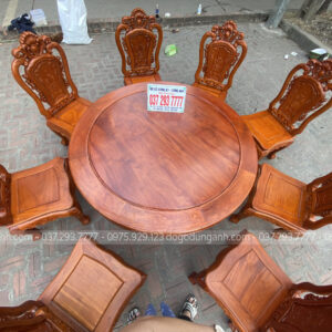 Kích thước của chiếc bàn là 140cm (thông số đẹp là 138cm)