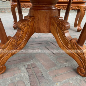 Chân chó của chiếc trụ dày 5cm, bản rộng là 12cm