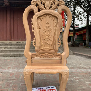 Chân ghế 8cm đục CNC vô cùng sắc nét mặc dù chưa được chỉnh sửa lại Mặt sau của ghế không có gì là khác so với mặt trước