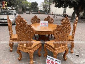 Hoàn thiện Siêu phẩm bàn tròn kết hợp 8 Ghế ăn louis Hoàng Gia tựa cong đục thủ công tinh xảo, đẳng cấp.