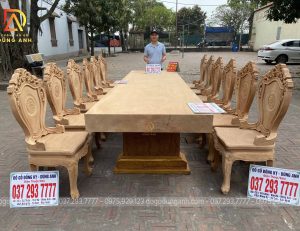 Bộ sản phẩm 12 ghế Louis Hoàng Gia bản ĐẶC BIỆT + bàn nguyên khối với chất liệu gỗ Gõ Đỏ cực kì ĐẲNG CẤP