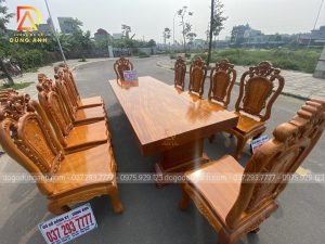Bộ sản phẩm 10 ghế Louis Hoa Hồng kết hợp với bàn nguyên khối chất liệu gỗ Gõ Đỏ cao cấp của anh Hân đến từ Bát Tràng - Gia Lâm