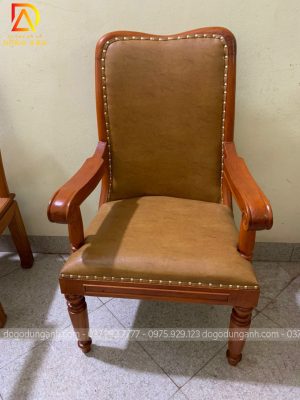 Ghế gỗ gõ đỏ trơn bọc đệm vô cùng sang trọng và đẹp