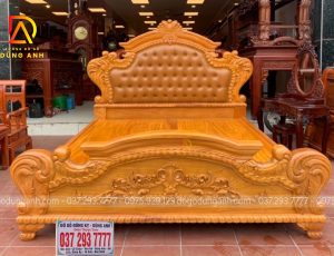 Mẫu giường Louis Hoàng Gia thiết kế theo lối hoa văn kiểu Pháp với chất liệu gỗ Gõ Đỏ