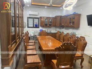 Bộ SIÊU PHẨM bàn dài nguyên khối kết hợp với 12 ghế Louis hoàng gia chất liệu gỗ Gõ Đỏ