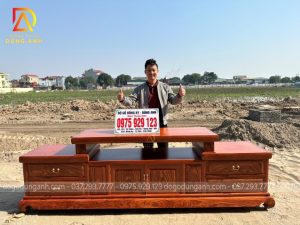 Kệ tivi trơn mẫu sofa 2m6 gỗ hương đá (Chú Long, Bắc Ninh)