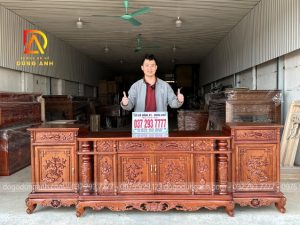 Kệ Tivi Cột Nho Đục Tay Gỗ Hương Đá phun màu hạt rẻ Hương Đá