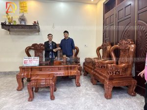 Bàn giao combo phòng khách bộ Minh Quốc Voi chiến 6 món và kệ tivi cột nho con sóc (anh Trường - Bắc Ninh)