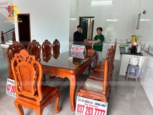 Đồ Gỗ Dũng Anh| Bàn giao bộ 8 ghế Hồng hạt + bàn củ lạc đục trạm kỹ tới chú Chỉ - Sông Lô Vĩnh Phúc