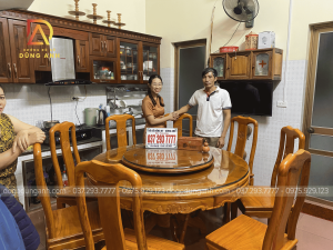 Đồ Gỗ Dũng Anh | Bàn giao cho cô chú ở Phù Vân bộ sản phẩm 8 ghế triện+ bàn tròn mâm xoay.