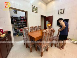 Đồ Gỗ Dũng Anh | Bàn Giao Bộ sản phẩm 8 Ghế Triện Thọ ( Mặt Tràn ) + Bàn nguyên khối cho Anh Thắng ( Hưng Yên ).