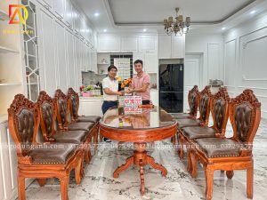 Đồ Gỗ Dũng Anh | Bàn Giao Bộ Sản Phẩm 8 Ghế Louis Nữ Hoàng Kết Hợp Bàn Bầu Dục Đến Anh Tuấn - Vĩnh Phúc ( Gỗ Gõ )